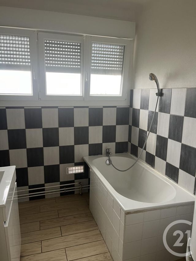 Appartement F3 à louer - 3 pièces - 75.0 m2 - JARNY - 54 - LORRAINE - Century 21 Duthoy Immobilier