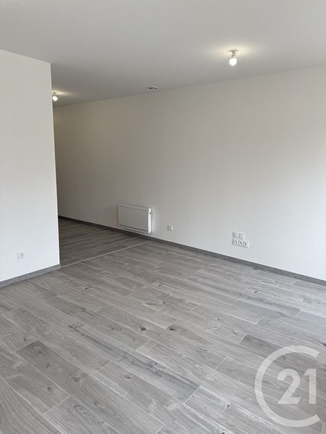 Appartement F3 à louer - 3 pièces - 57.0 m2 - PAGNY SUR MOSELLE - 54 - LORRAINE - Century 21 Duthoy Immobilier