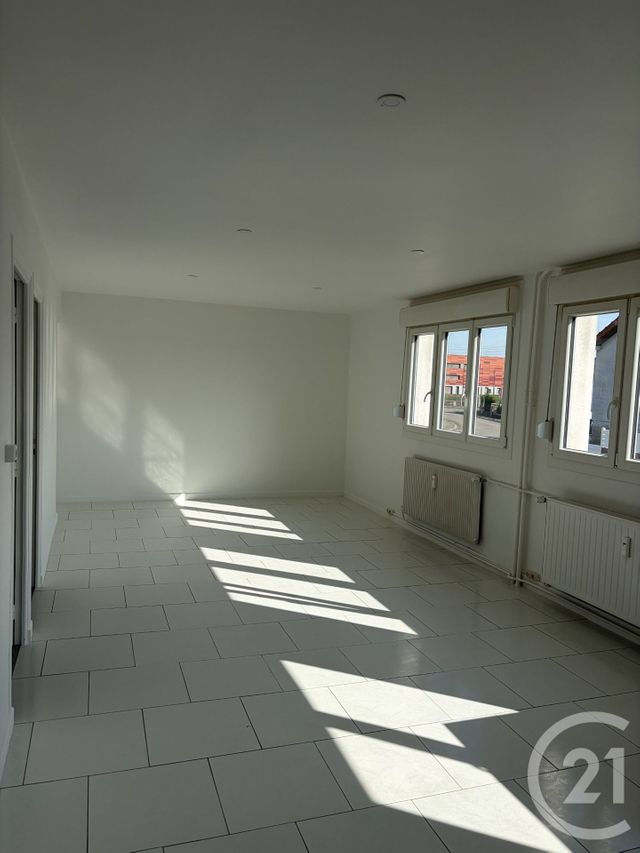 Appartement F3 à louer - 3 pièces - 72.13 m2 - JARNY - 54 - LORRAINE - Century 21 Duthoy Immobilier